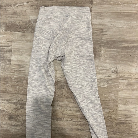 Lululemon align legging size 4 light grey space dye- Ice Grey Alpine White - Picture 3 of 3